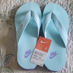 Nike women's flip flops